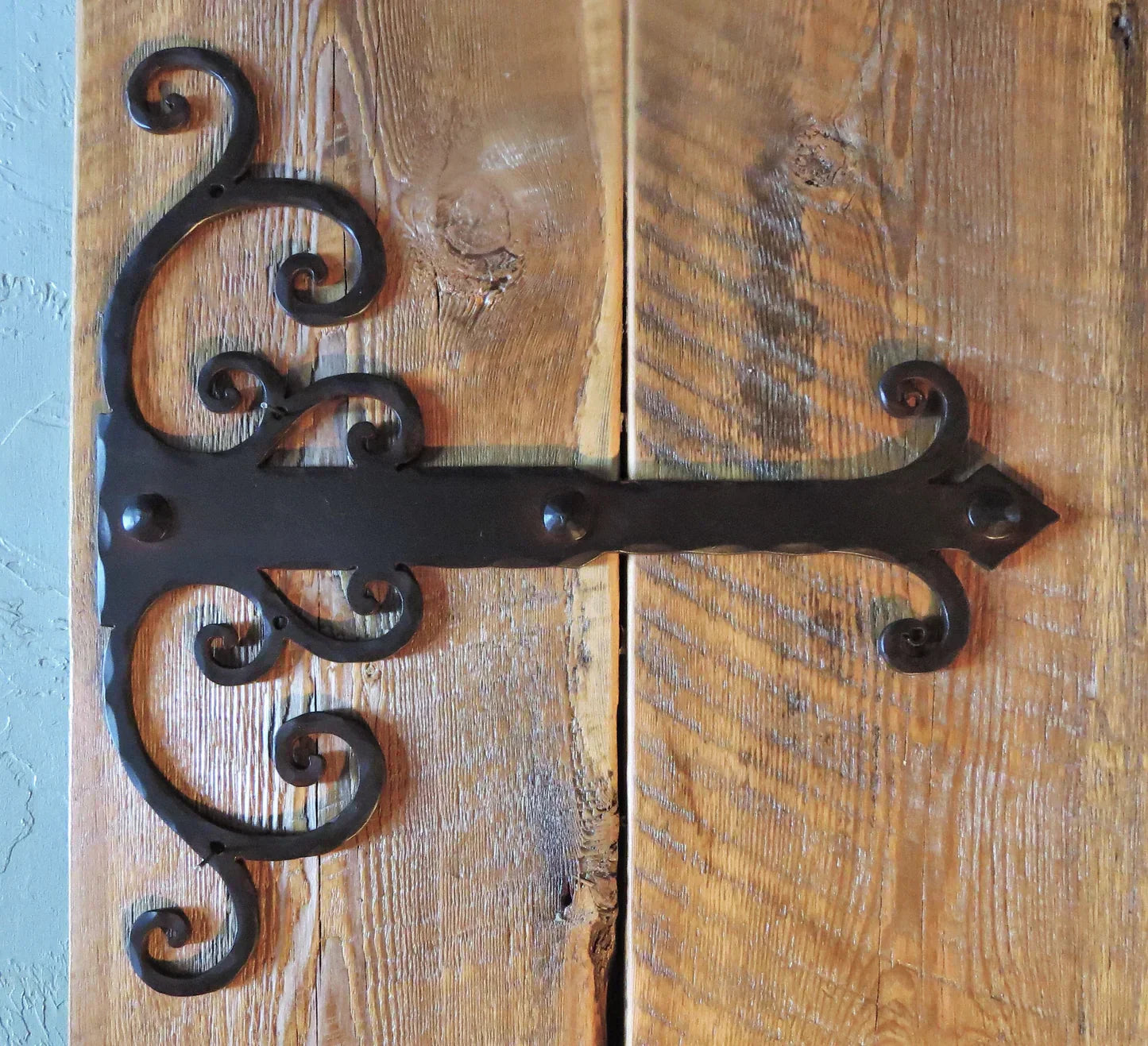 How to Choose the Right Fasteners for Your Hinge Straps