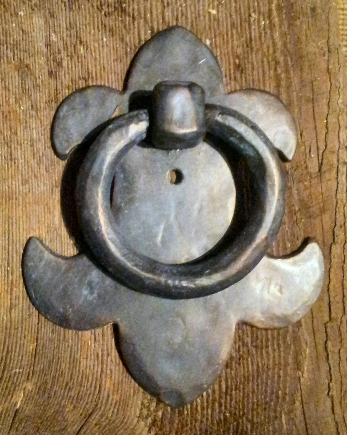 BRITISH FLEUR DE LIS IRON DOOR KNOCKER/RINGPULL