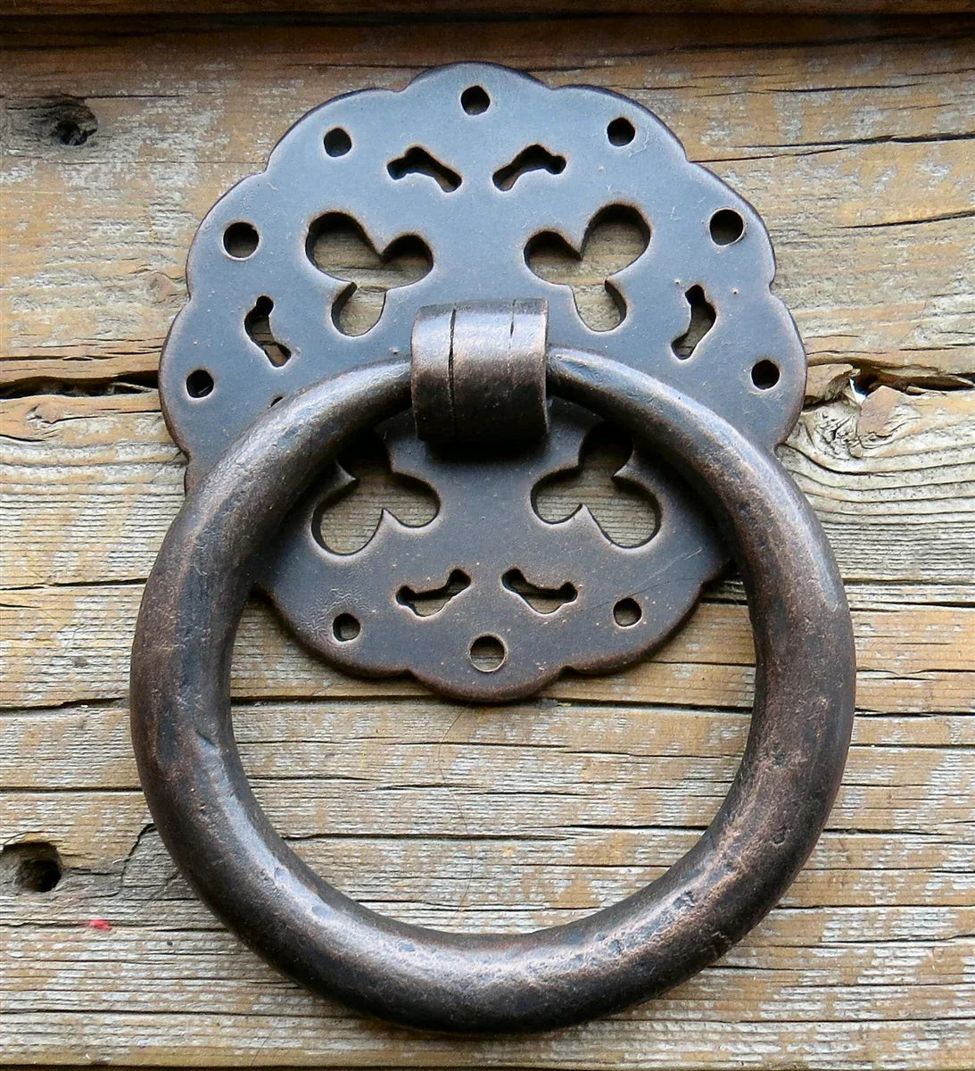 HRP-345-B Round Shabby Chic Door Knocker/ Ring Pull