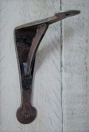WCC-309 Bean Iron Corbel