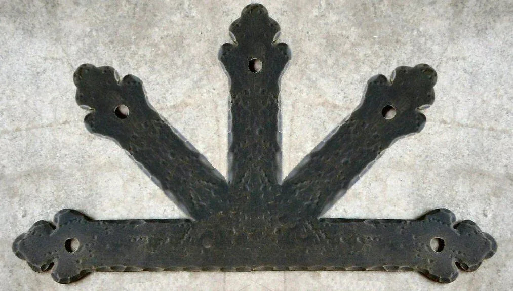 Mediterranean Iron Center Plate