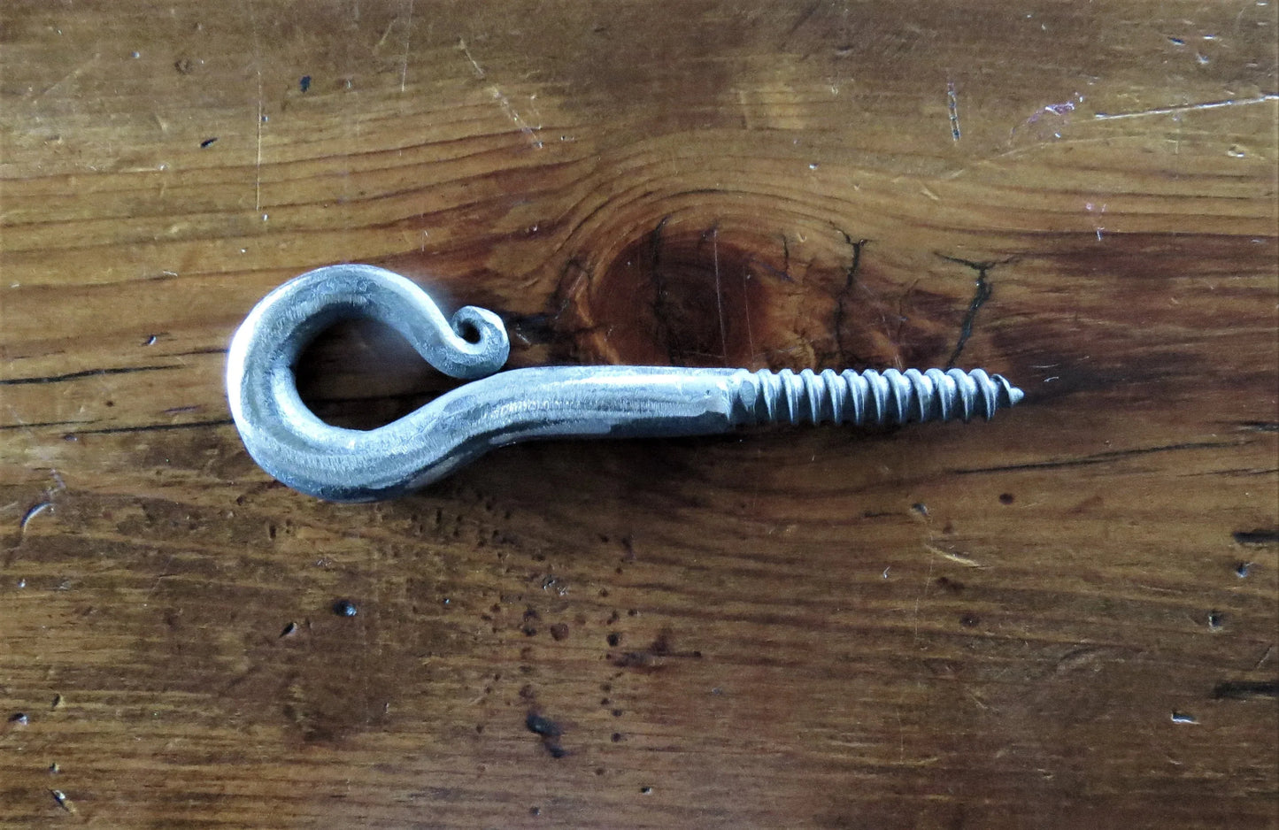 1/4" Scrolled Eye Lag